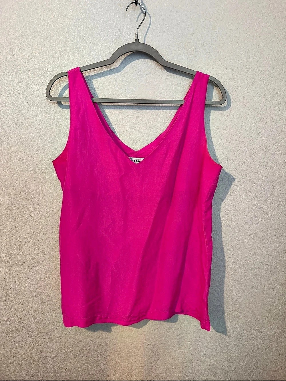 Express Pink V-Neck Tank Top Size Medium 100% Silk